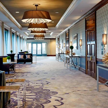 Milwaukee Marriott West Hotel Уакиша Екстериор снимка