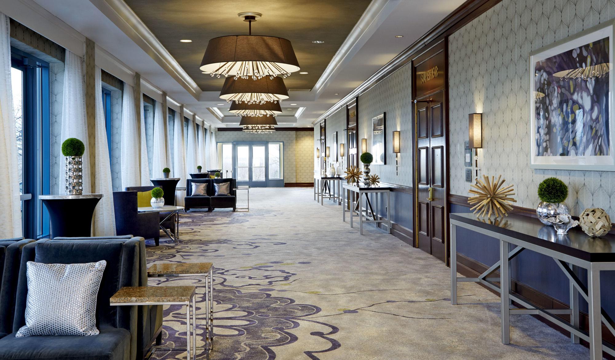 Milwaukee Marriott West Hotel Уакиша Екстериор снимка