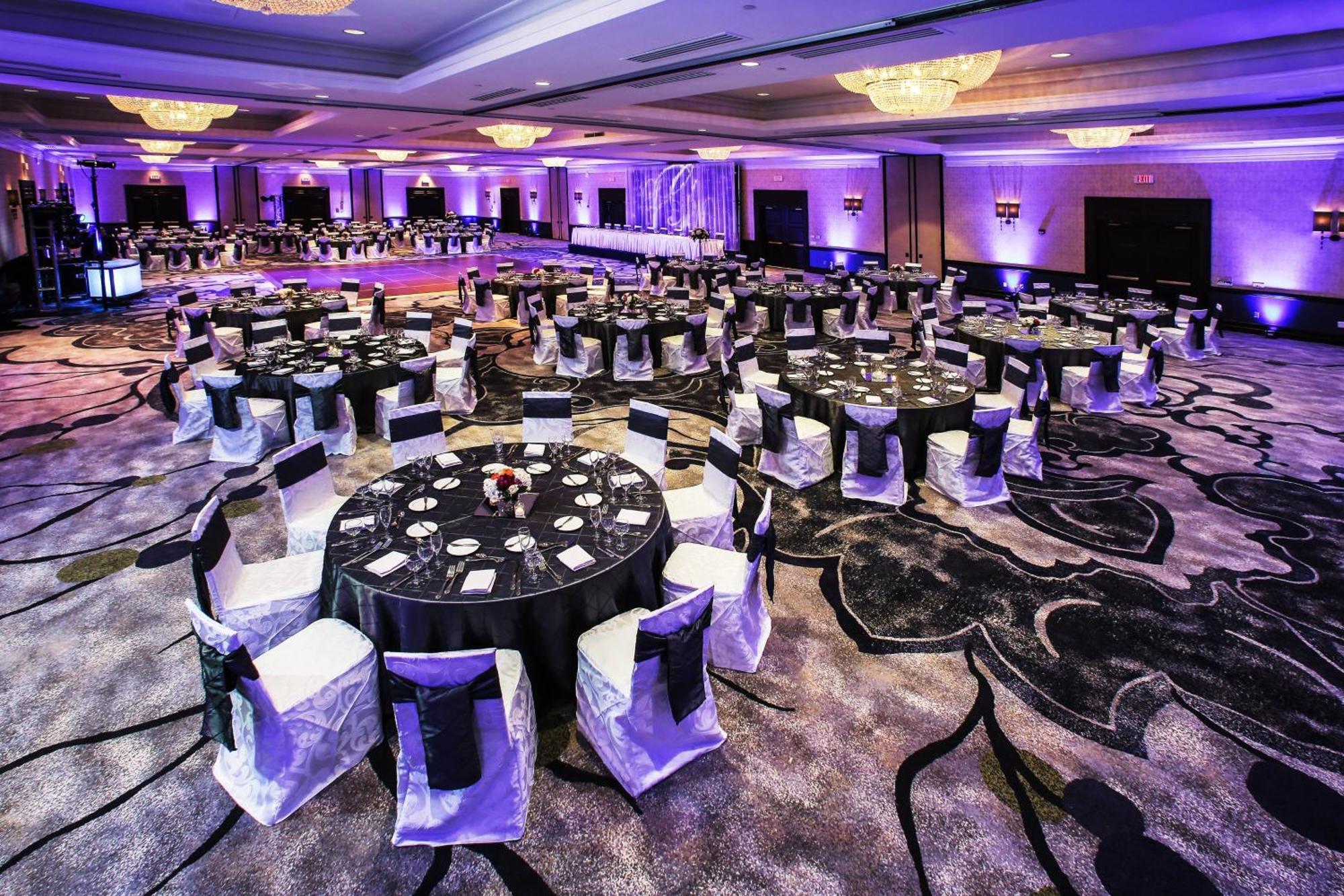 Milwaukee Marriott West Hotel Уакиша Екстериор снимка