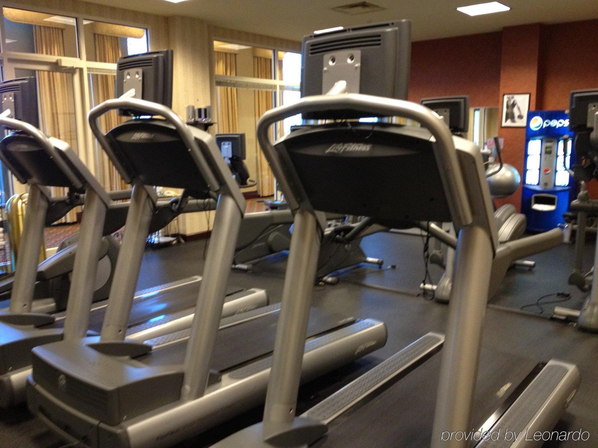 Milwaukee Marriott West Hotel Уакиша Екстериор снимка