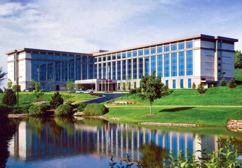 Milwaukee Marriott West Hotel Уакиша Екстериор снимка