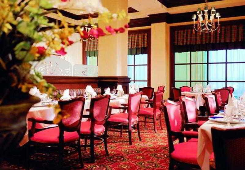 Milwaukee Marriott West Hotel Уакиша Екстериор снимка