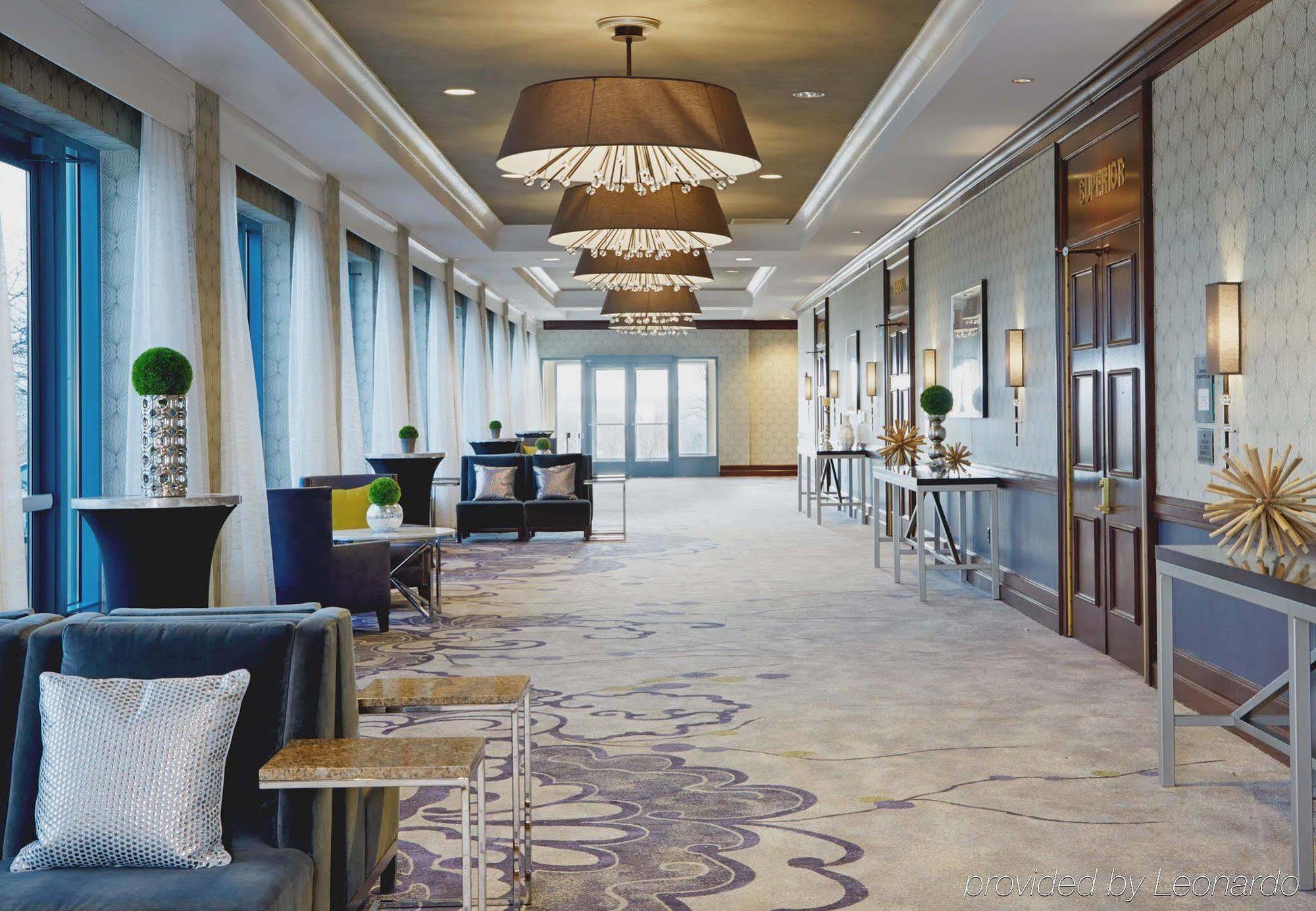 Milwaukee Marriott West Hotel Уакиша Екстериор снимка