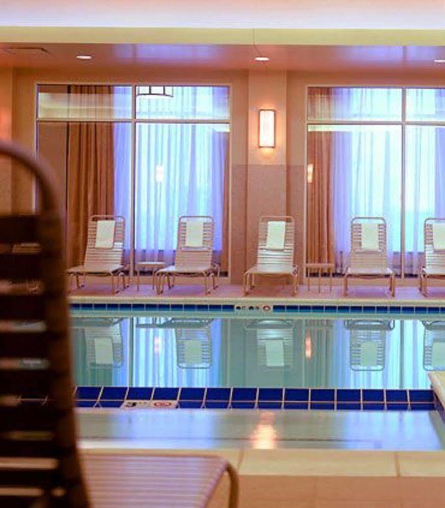 Milwaukee Marriott West Hotel Уакиша Екстериор снимка