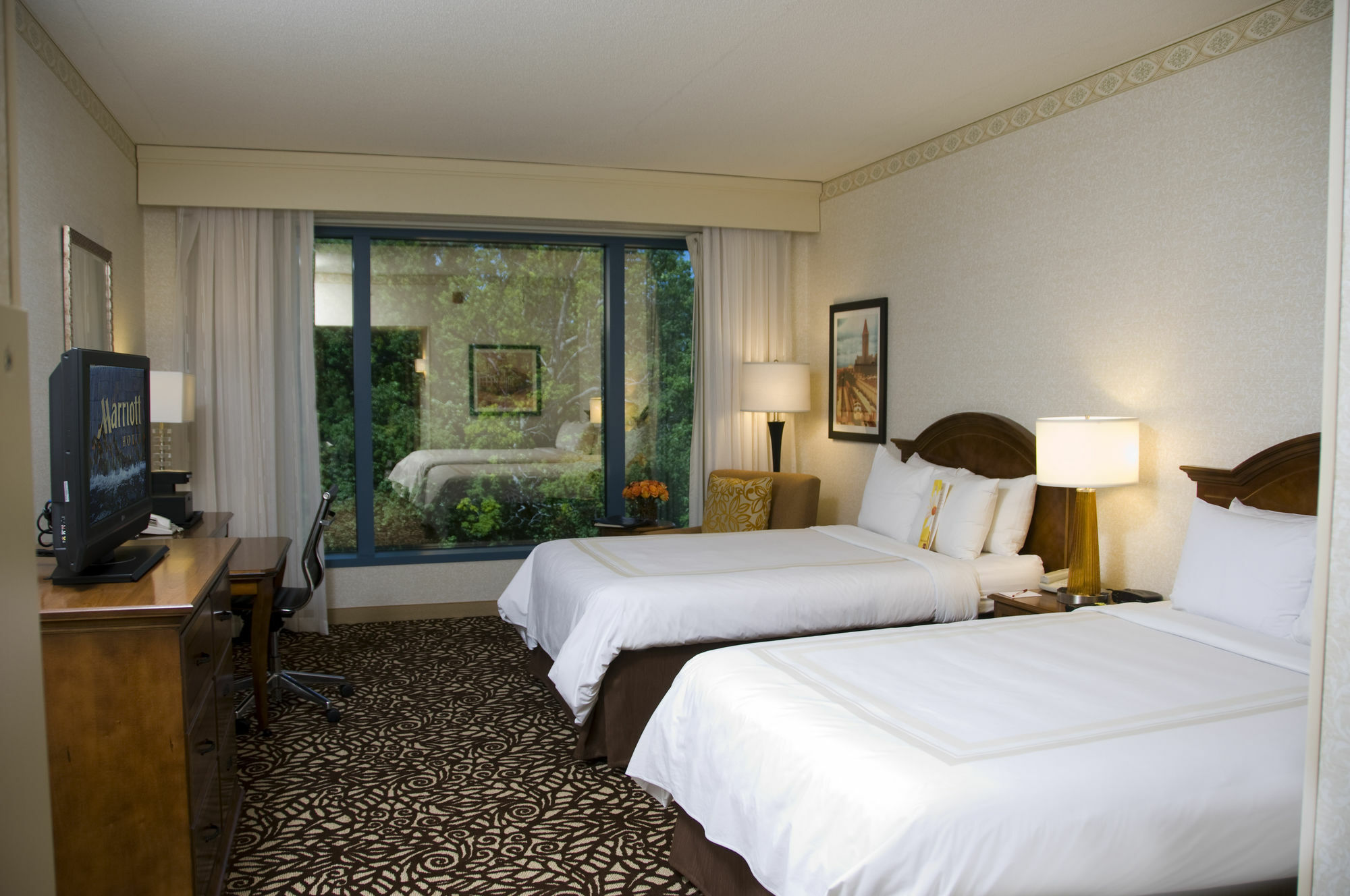 Milwaukee Marriott West Hotel Уакиша Екстериор снимка