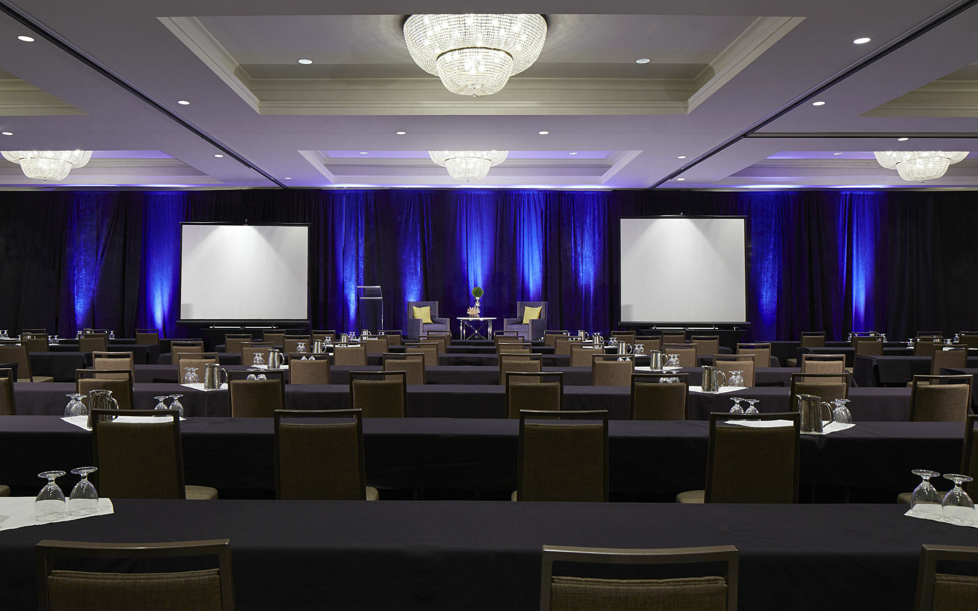 Milwaukee Marriott West Hotel Уакиша Екстериор снимка